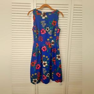 Vince Camuto dress size 4